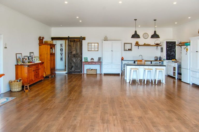 Photo of property in 1470 Oneriri Road, Kaiwaka, 0573