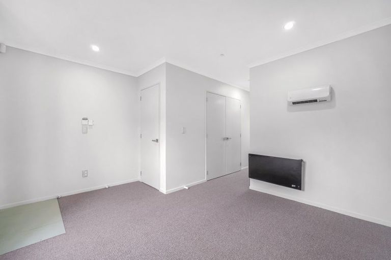 Photo of property in 6/5 Wallson Crescent, Wiri, Auckland, 2104