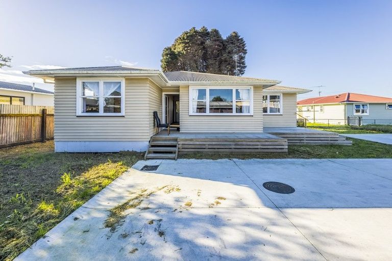 Photo of property in 12a Mcentee Street, Papakura, 2110