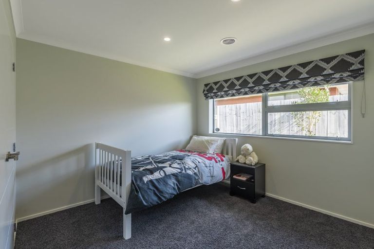 Photo of property in 16 Petrel Close, Paraparaumu Beach, Paraparaumu, 5032