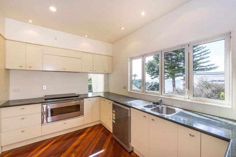 Photo of property in 24a Rock Isle Road, Torbay, Auckland, 0630