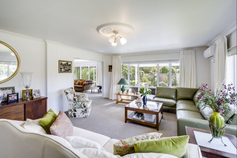 Photo of property in 2 Fern Grove, Taradale, Napier, 4112
