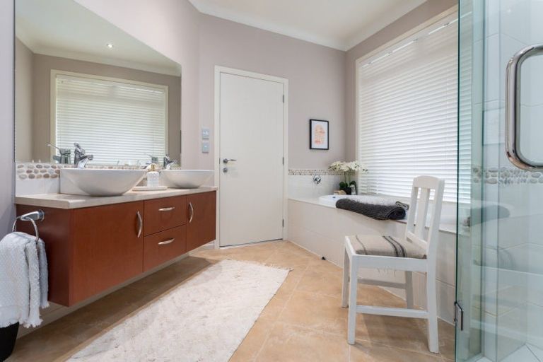 Photo of property in 37 Greenvale Close, Tamahere, Hamilton, 3283