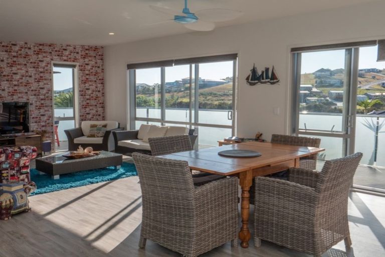 Photo of property in 13 Protea Drive, Cable Bay, 0420