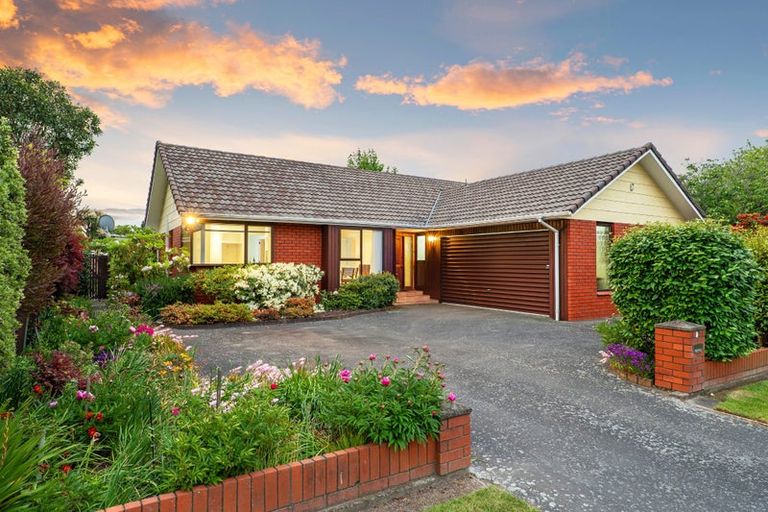 Photo of property in 21 Rubens Place, Burnside, Christchurch, 8053