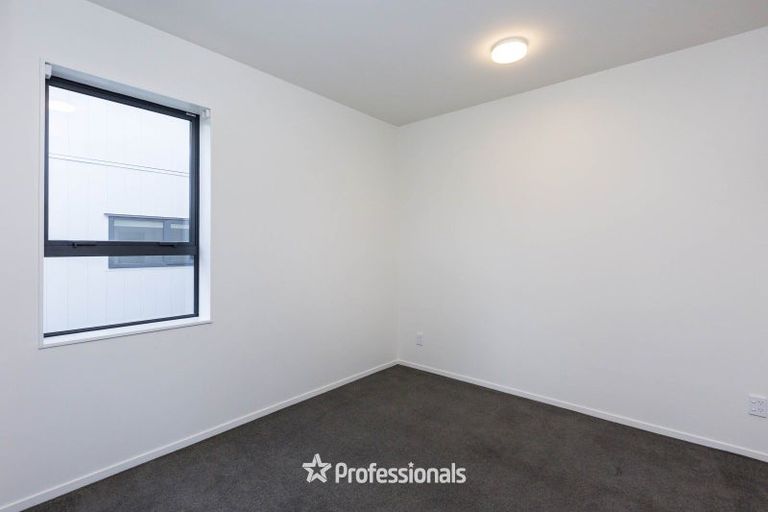 Photo of property in 4/65 Tiketike Way, Brooklyn, Wellington, 6021