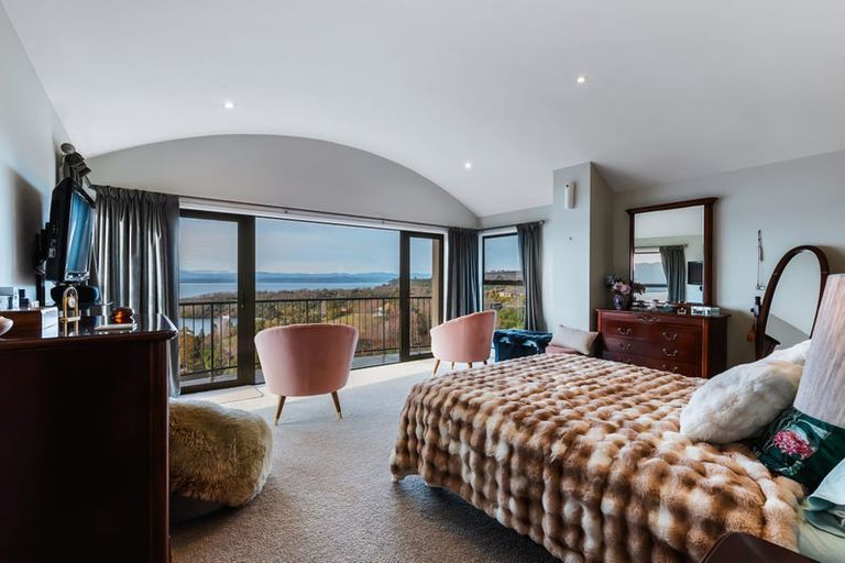 Photo of property in 2/71 Wakeman Road, Acacia Bay, Taupo, 3330