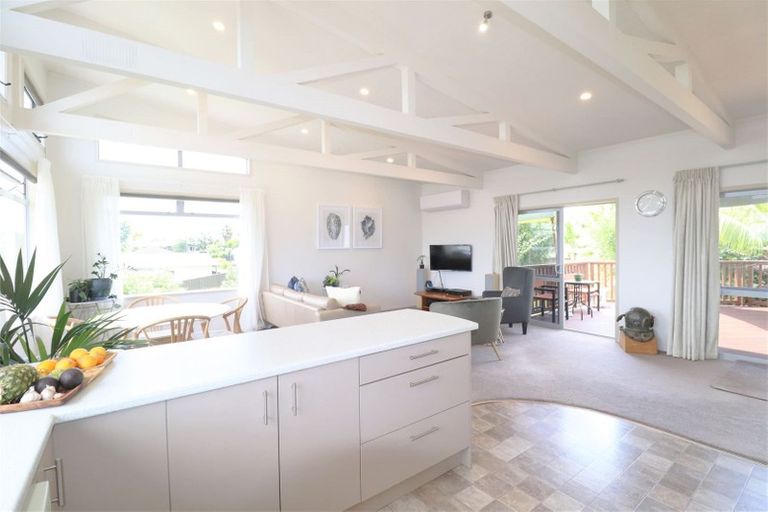 Photo of property in 8 Mckenna Lane, Omokoroa, 3114