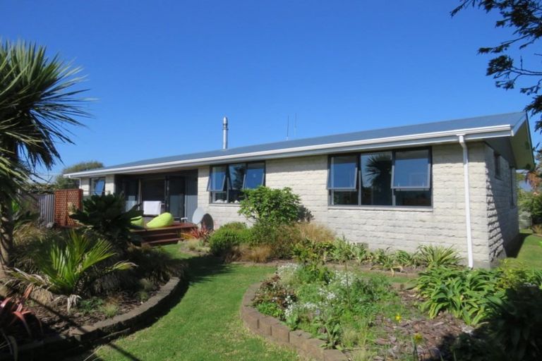 Photo of property in 23 Ngahue Crescent, Carters Beach, Westport, 7825