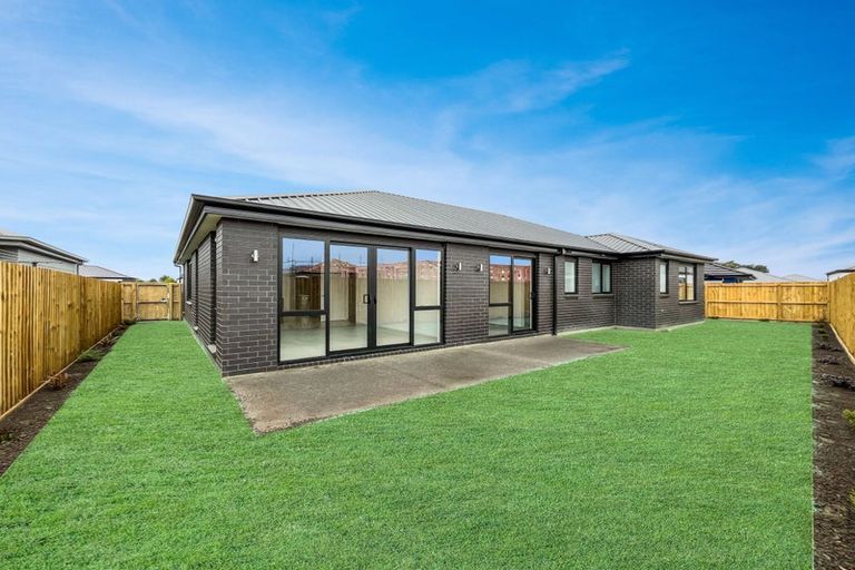 Photo of property in 35 Bill Hammond Drive, Belfast, Christchurch, 8051