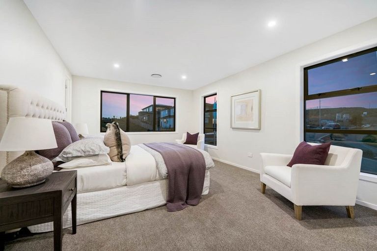 Photo of property in 29 Kumukumu Road, Long Bay, Auckland, 0630