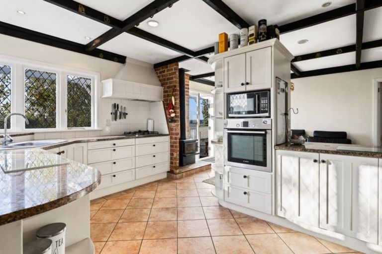 Photo of property in 1410 Old North Road, Helensville, 0875