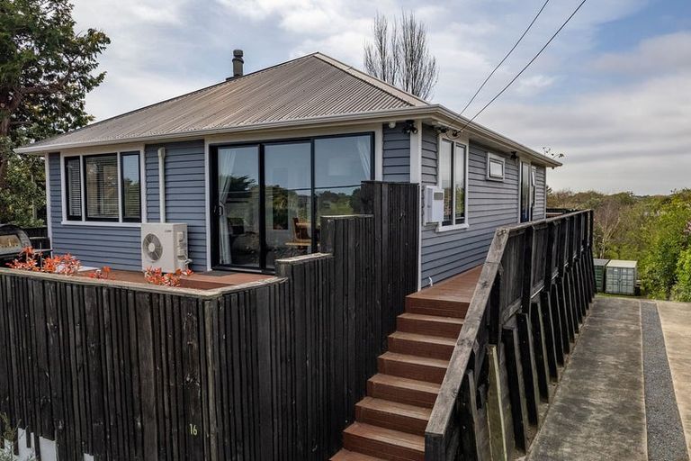 Photo of property in 16 Tui Road, Raumati Beach, Paraparaumu, 5032
