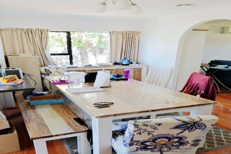 Photo of property in 11 Meadowood Drive, Unsworth Heights, Auckland, 0632