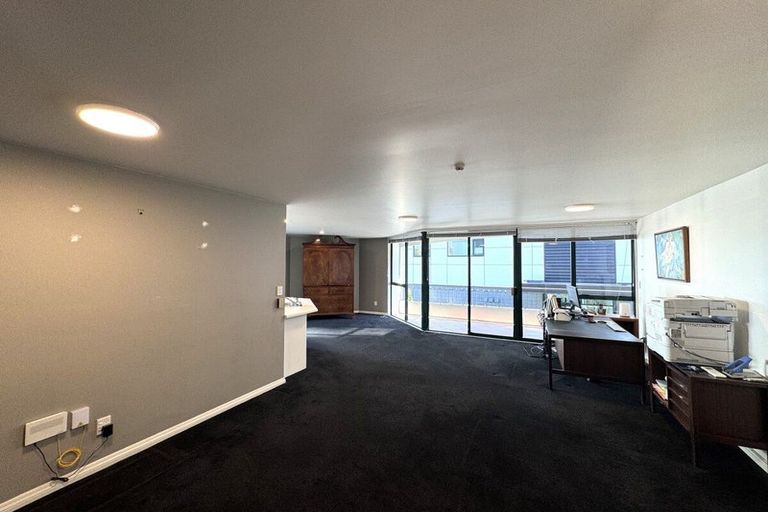Photo of property in Regent Courts, 2/75 Gloucester Street, Christchurch Central, Christchurch, 8013