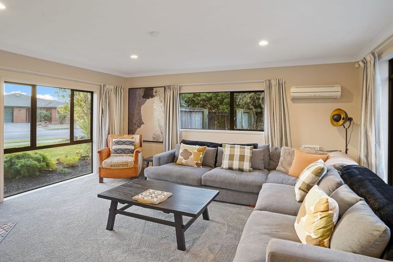 Photo of property in 28 Puhara Avenue, Parklands, Christchurch, 8083