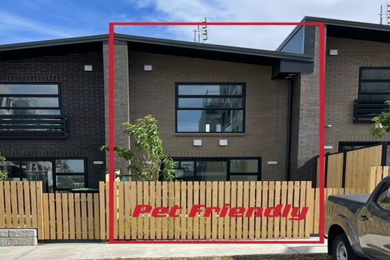 Photo of property in 152b Mcleod Road, Te Atatu South, Auckland, 0610