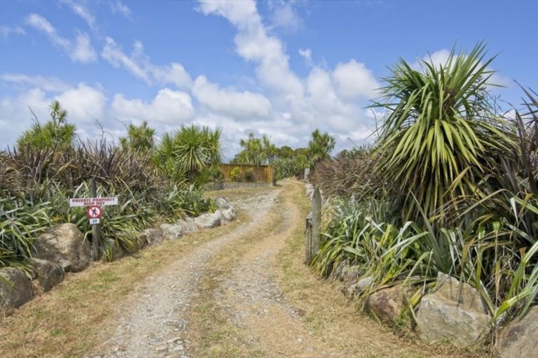 Photo of property in 20 Clifftop Lane, Cape Foulwind, 7892