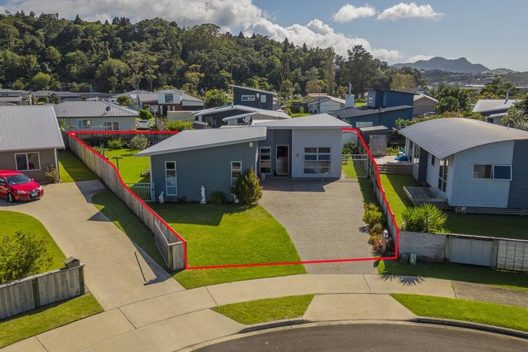 Photo of property in 8 Dotterel Place, Whitianga, 3510
