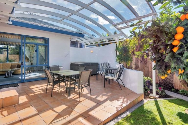 Photo of property in 33a Youngs Road, Papakura, 2110