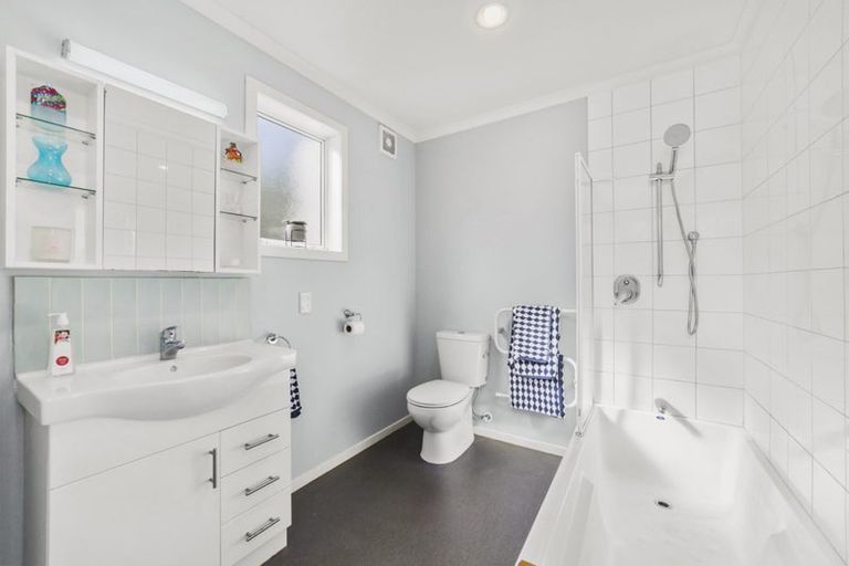 Photo of property in 25d Omar Street, Khandallah, Wellington, 6035