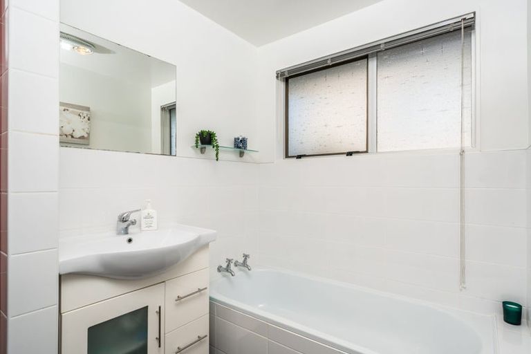 Photo of property in 36 Woodman Drive, Tawa, Wellington, 5028