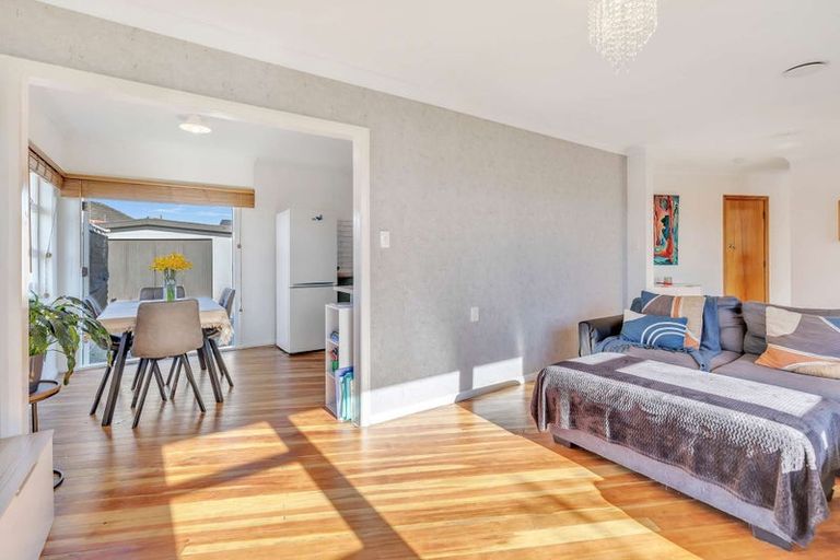 Photo of property in 13 Mako Mako Road, Levin, 5510