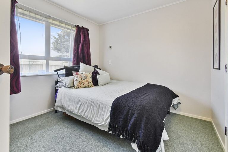 Photo of property in 16 Brynbela Court, Papakura, 2110