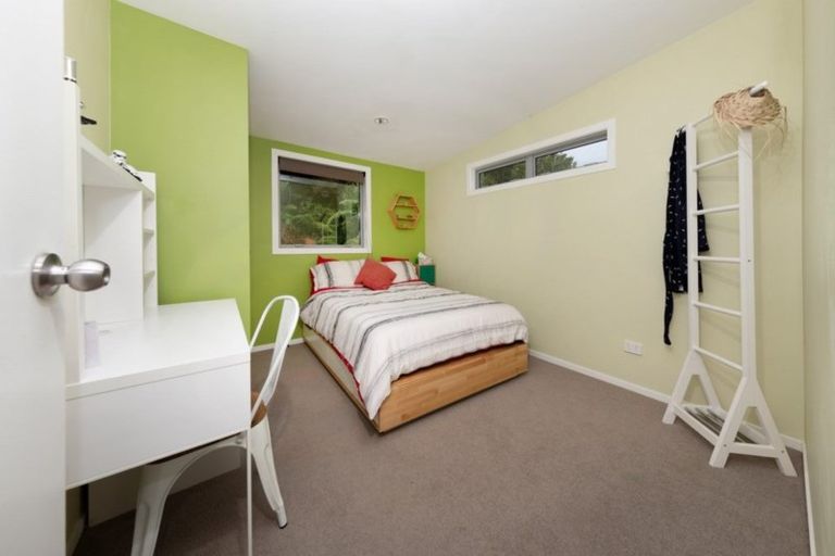 Photo of property in 6 Cronin Place, Beach Haven, Auckland, 0626