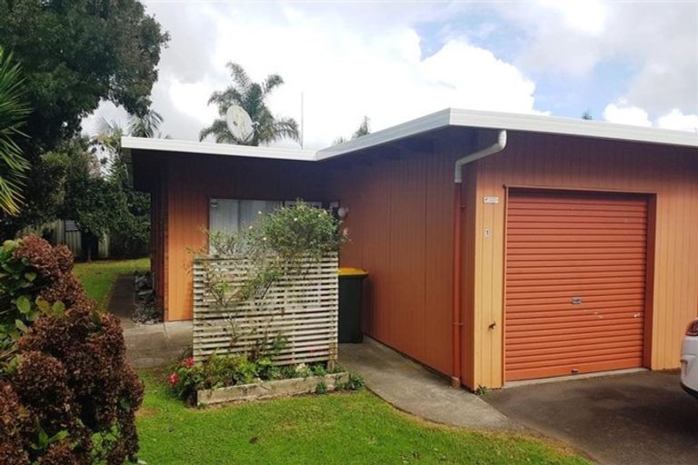Photo of property in 1/66 Beach Road, Pahurehure, Papakura, 2113