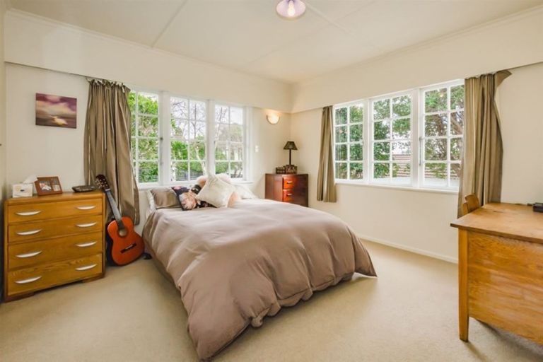 Photo of property in 1 Ruru Street, Waikanae, 5036