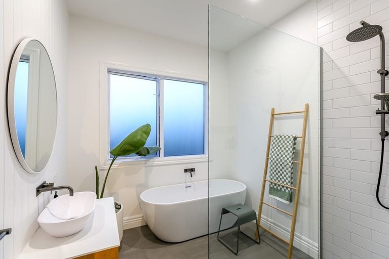 Photo of property in 161 Lemon Street, Strandon, New Plymouth, 4312