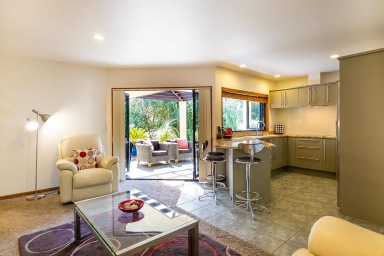 Photo of property in 58 Palmerston Road, Havelock North, 4130