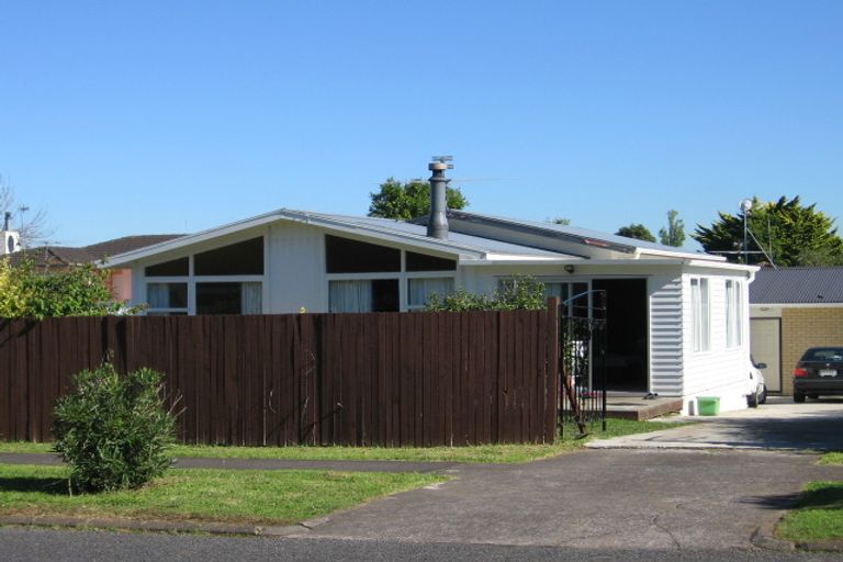 Photo of property in 2/41 Minaret Drive, Bucklands Beach, Auckland, 2014