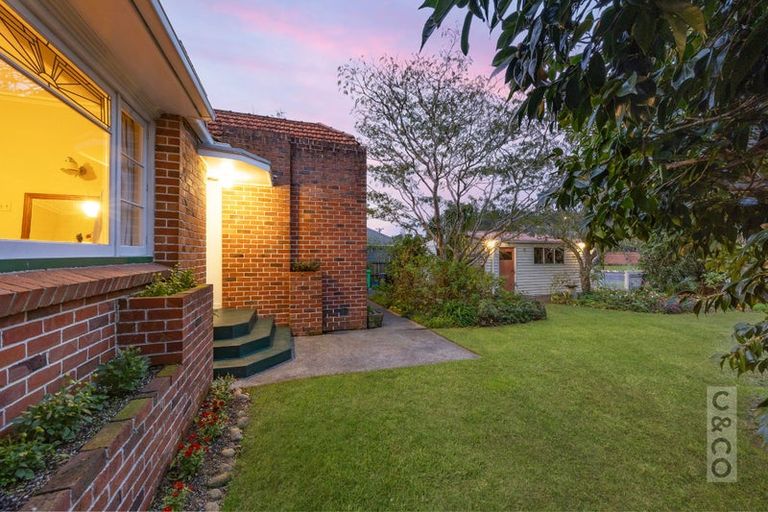 Photo of property in 16 Karaka Street, Helensville, 0800