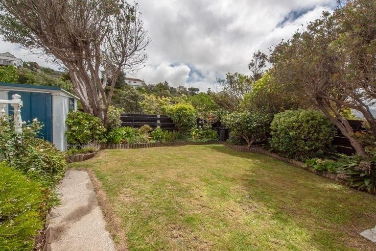 Photo of property in 27 Cranwell Street, Churton Park, Wellington, 6037