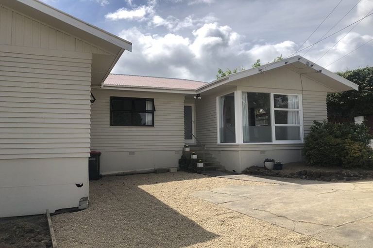 Photo of property in 73 Tramway Road, Beach Haven, Auckland, 0626