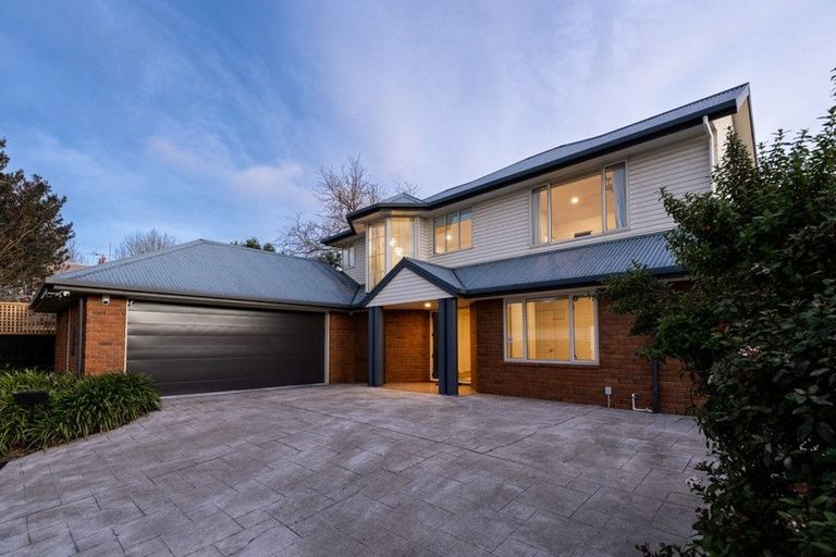 Photo of property in 1 Oaktree Lane, Bishopdale, Christchurch, 8053