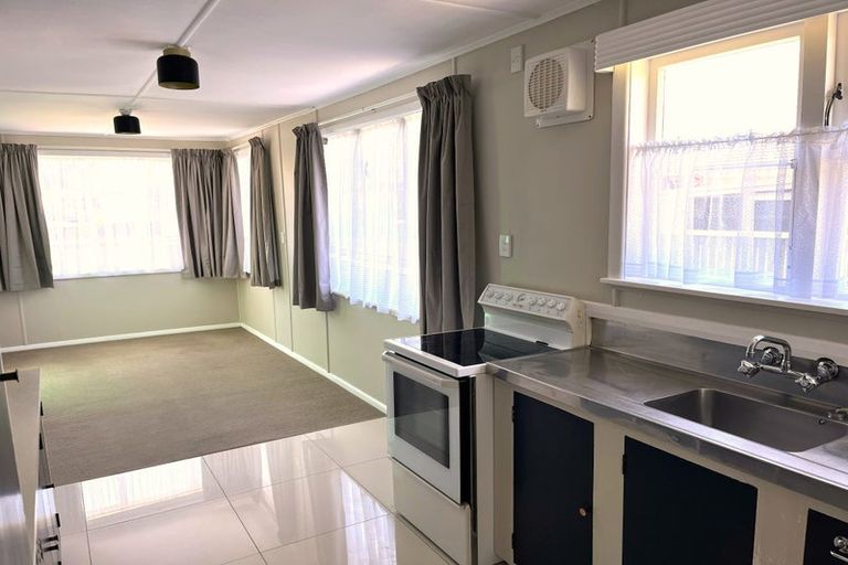 Photo of property in 563 Queen Street East, Levin, 5510