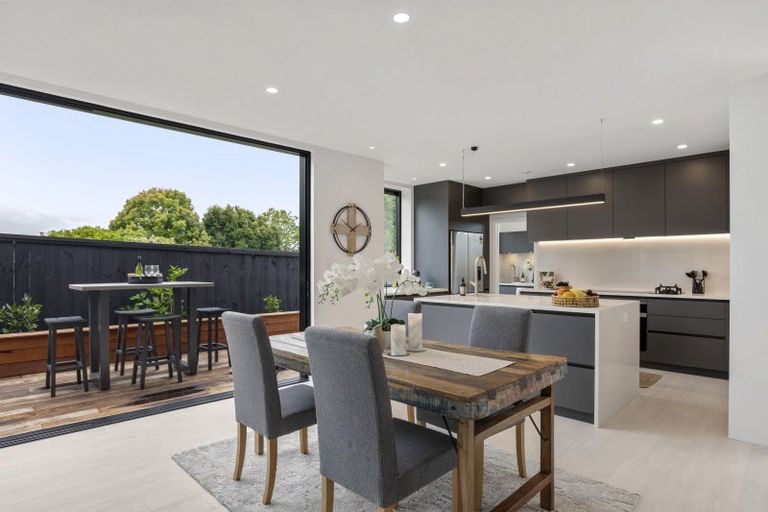 Photo of property in 6a Kohanga Road, Mangere Bridge, Auckland, 2022