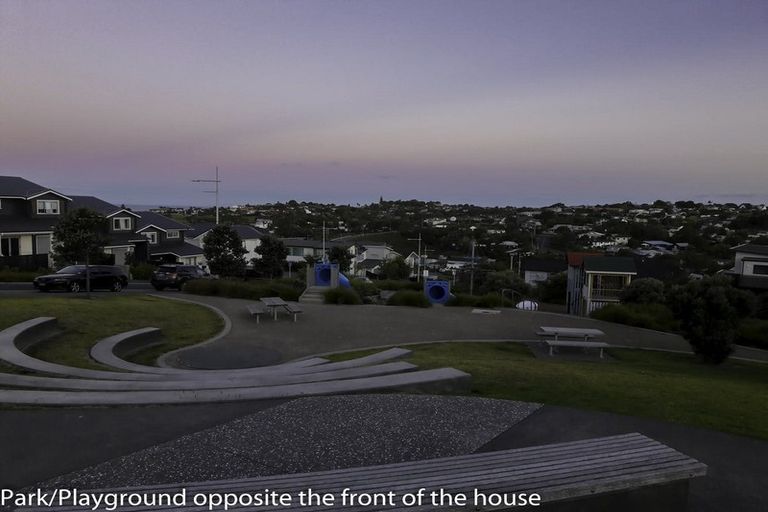 Photo of property in 11 Boardwalk Rise, Long Bay, Auckland, 0630