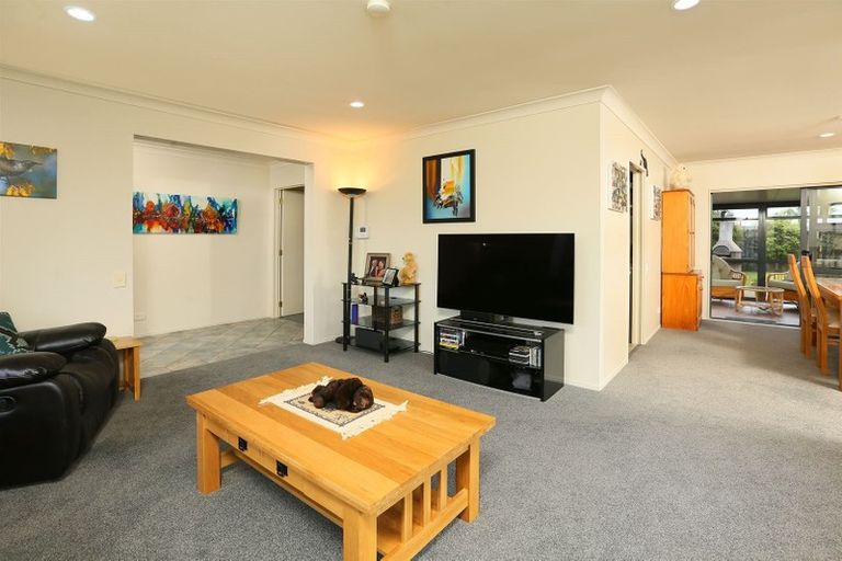 Photo of property in 21 Checkerberry Court, Henderson, Auckland, 0612