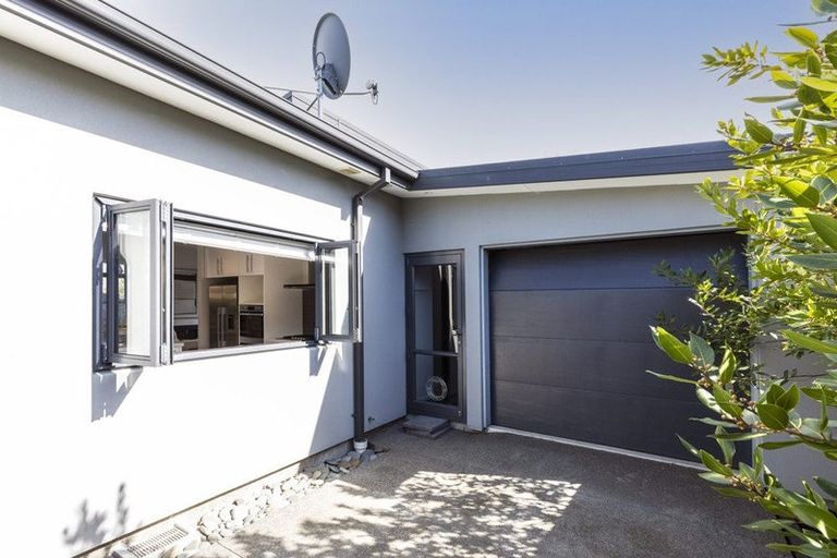 Photo of property in 80 Tomes Road, St Albans, Christchurch, 8052
