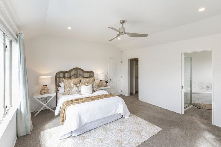 Photo of property in 1 Oaktree Lane, Bishopdale, Christchurch, 8053