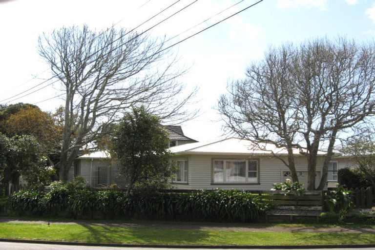 Photo of property in 15 Rimu Street, Strandon, New Plymouth, 4312