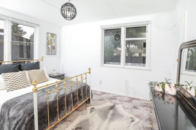 Photo of property in 8 Croall Crescent, St Andrews, Hamilton, 3200