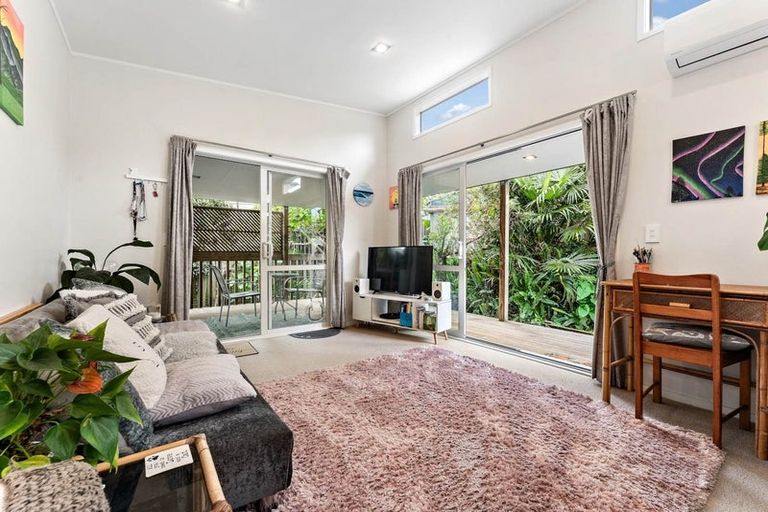 Photo of property in 10 Allender Drive, Torbay, Auckland, 0630