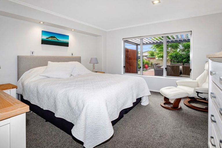 Photo of property in 72 Oriental Parade, Papamoa Beach, Papamoa, 3118