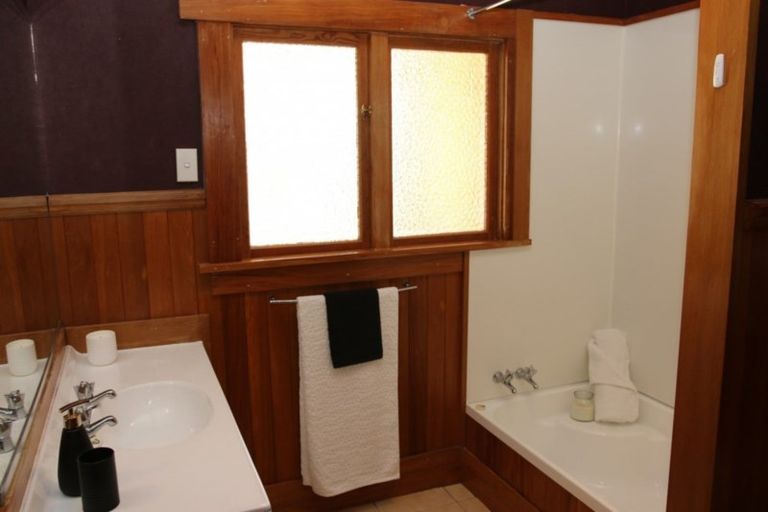 Photo of property in 768 Queens Drive, Waikiwi, Invercargill, 9810