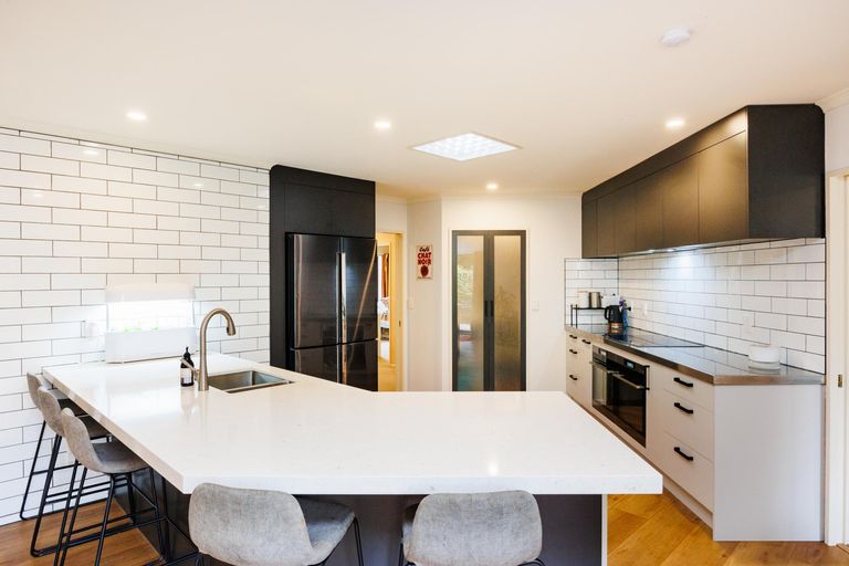 Photo of property in 5 Pastoral Lane, Hokowhitu, Palmerston North, 4410